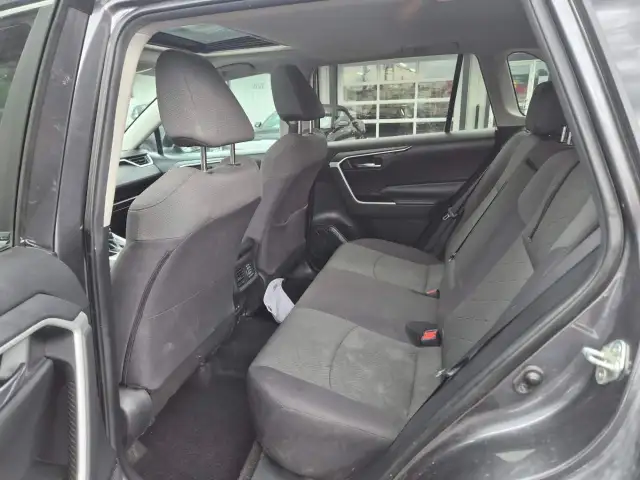 2021 Toyota RAV4 XLE CARFAX, AWD, CALL NOW, Sunroof in Cars & Trucks in Annapolis Valley - Image 11