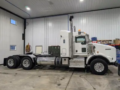 2016 Kenworth T800 Heavy Spec KMS: 336,715 (ECM verified) HRS: 13,357 (ECM verified) Over $38k in wo...