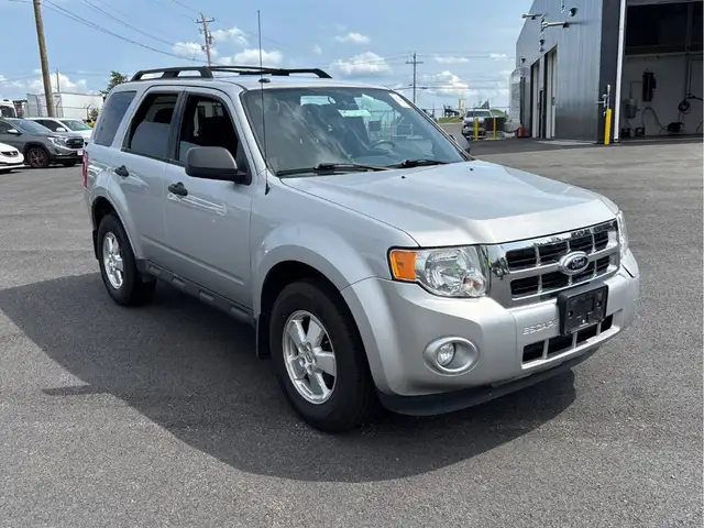 2012 FORD ESCAPE XLT   ( NEW PICTURE COMING )