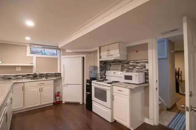 **ALL INCLUSIVE** BEAUTIFUL 1 BEDROOM UNIT IN THE NORTH END!! in Long Term Rentals in St. Catharines - Image 8