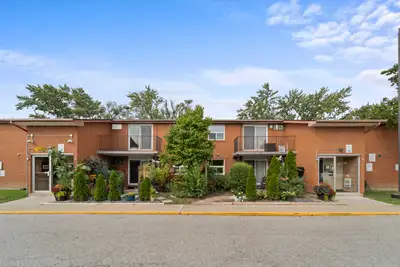 Building Description $1000 OFF FIRST MONTHS RENT FOR MILITARY & EMERGENCY RESPONDERS* *Conditions ap...