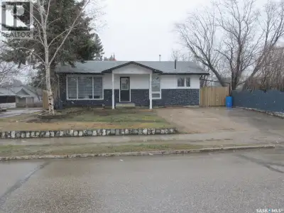 Welcome to 508 1st Ave W! This 988 sq ft home has undergone the transformation with many upgrades in...