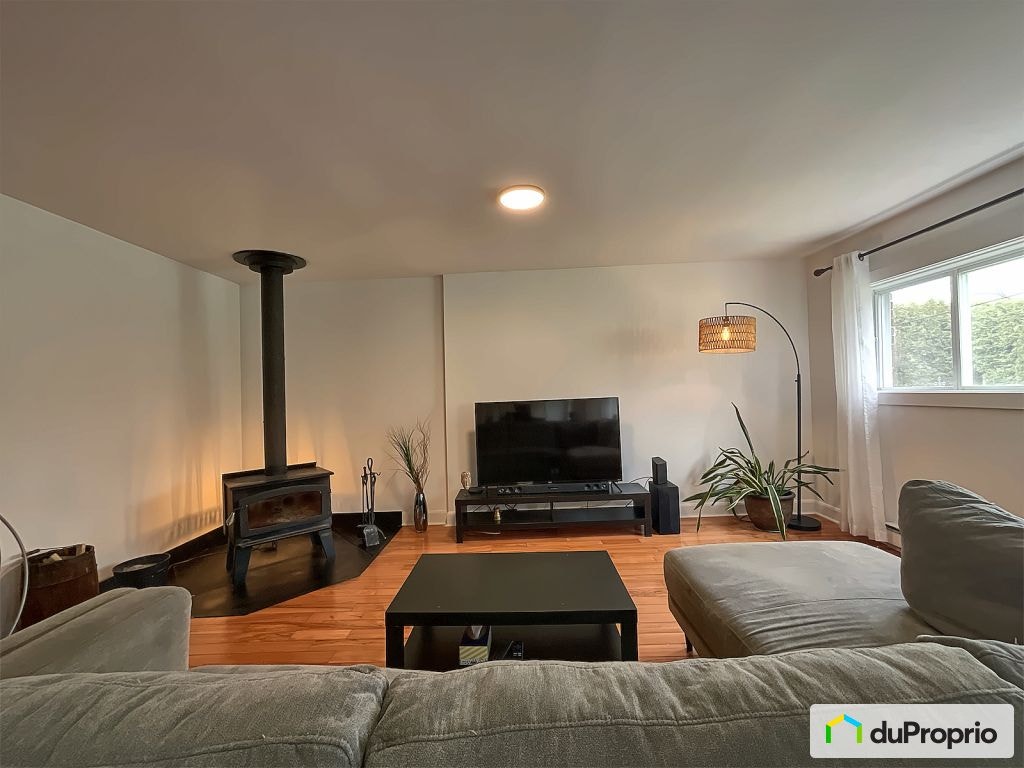 $549,000 - 1 1/2 Storey for sale in Otterburn Park — photo 2