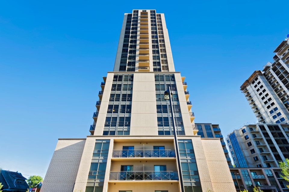 700 King Street (East Tower) - 2 Bedroom + Den 2 Bath Apartment 4
