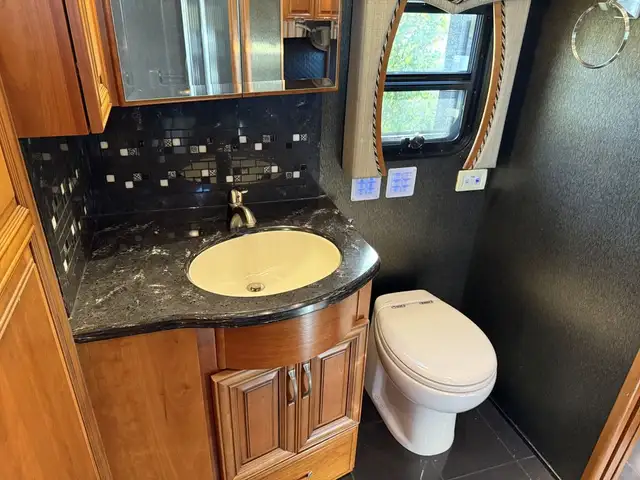 2013 Newmar Mountain Aire Newmar Montain Aire Diesel in RVs & Motorhomes in Lanaudière - Image 19