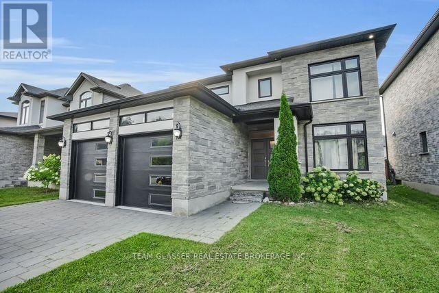 2407 RED THORNE AVENUE London South (South V), Ontario 3