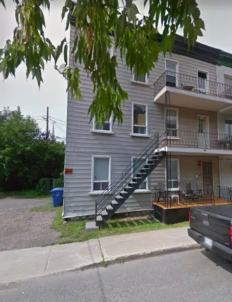 Beau très grand 5 1/2, Limoilou 2e étage Juillet