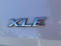 Thornhill Toyota Proudly Presents This White 2025 Toyota Sienna with XLE FWD 8-Passenger Package, Fe... (image 7)