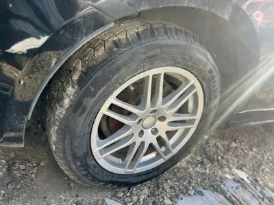 *Tire Size: 245/60R18 105T *Tread: 90% appox. *Bolt Pattern: 5x122 mm *Center Bore: 66.6 mm *DOT: 15...