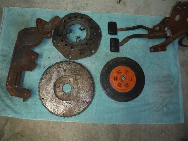 440 383 magnum super commando six pack bbl engines and parts etc in Auto Body Parts in Regina - Image 9