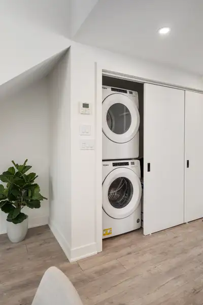 MDV loft 1cc-condo appartement luxe à louer à Outremont-Milhaus, View more