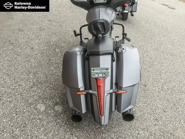 2016 Victory Motorcycles Magnum X-1 Stealth Edition in Sport Touring in Kelowna - Image 14