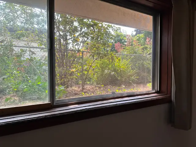 Large, Bright 1-Bedroom - Beverly Heights Apartment