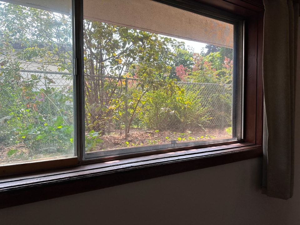 Large, Bright 1-Bedroom - Beverly Heights Apartment 1