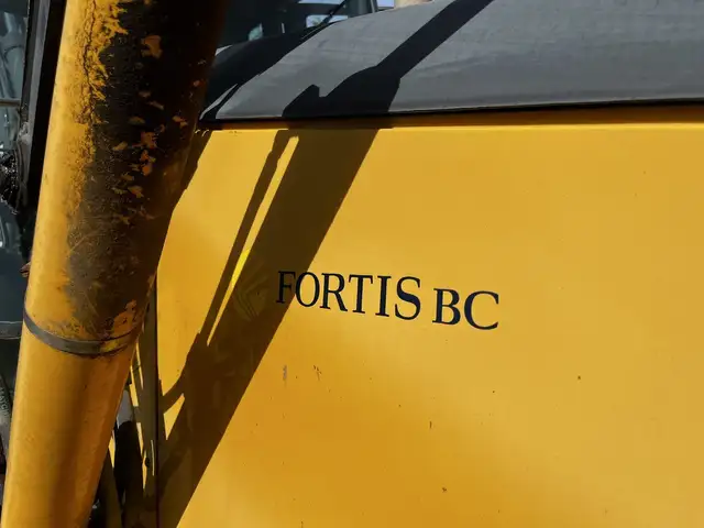 2010 John Deere 310SJ 4x4 Wheel Loader Extended Hoe 4 in 1 92 in in Heavy Trucks in Edmonton - Image 29