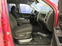 RAM 1500 2019 CLASSIC EXPRESS NIGHT ÉDITION V8 5.7 LITRES HEMI CREW-CAB BOITE 5.7 PIEDS 4X4 TOUT ÉQU... (image 7)