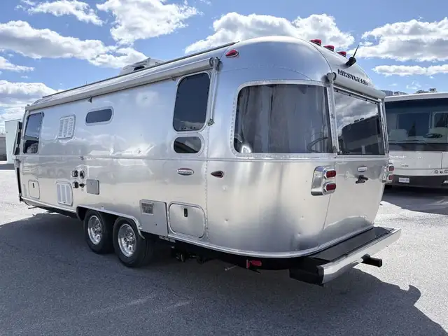 2019 Airstream 25RB in Travel Trailers & Campers in Penticton - Image 6