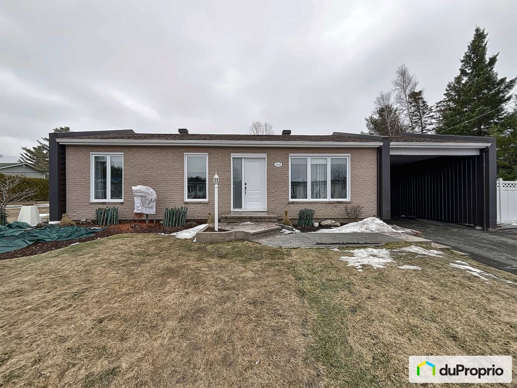 $290,000 - Bungalow for sale in Black Lake — photo 2