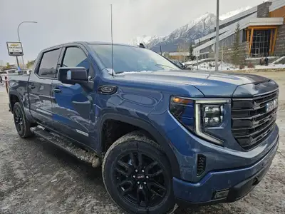 AMVIC Licensed Dealer STOCK # TU230239 AMVIC LICENSED DEALER This 2026 GMC Sierra 1500 Elevation Cre...