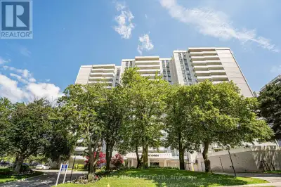 512 - 10 PARKWAY FOREST DRIVE Toronto (Henry Farm), Ontario