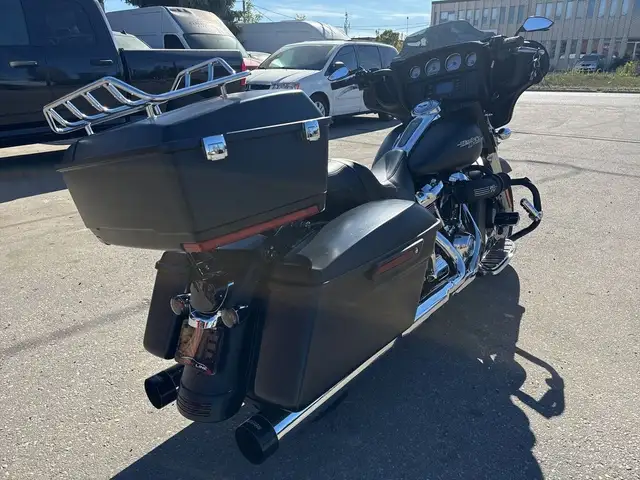 2017 Harley-Davidson Street Glide ~ STREET GLIDE ~ 107CI ~ DETAT in Sport Touring in City of Toronto - Image 6