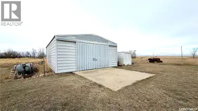 East Elbow Acreage for Sale – 10 Acres with Shops Near Elbow, SK This East Elbow acreage for sale of...