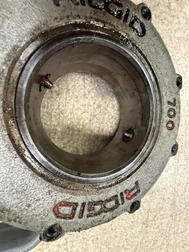 RIDGID 700 Power Drive Pipe Threader (1/8"–2") - $99964840238193027122