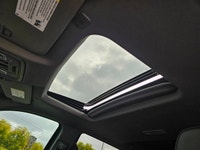 2022 GMC Sierra 1500 Denali Crew Cab 4x4 with 66,391 km! Clean history with no accidents See Carfax... (image 9)