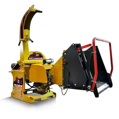 Iron Inventory Inc! Wallenstein BX52R wood chipper 5" chipping capacity hydraulic feed Engine HP Ran...
