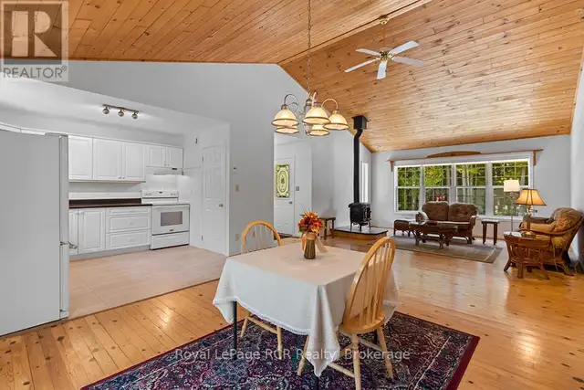 83 LAKEWOOD COUNTRY LANE Northern Bruce Peninsula, Ontario in Houses for Sale in Owen Sound - Image 18