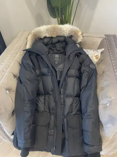 Canada Goose Men's Winter Jacket Black Label Like New. Callaghan…Genuine Coyotey fur. Paid over $1,8...