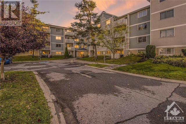 216 VIEWMOUNT DRIVE UNIT#104 Ottawa, Ontario in Condos for Sale in Ottawa