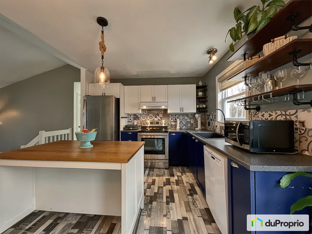 $465,500 - Bungalow for sale in Rougemont — photo 2