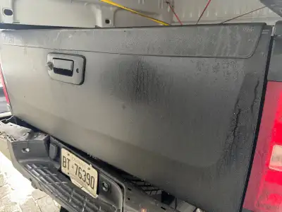 I’m selling my bed 1900.00 off my 2011 Silverado 8 box Cheapest box priced to sell firm 365 659 -099...