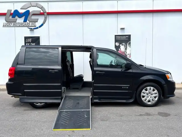 2017 Dodge Grand Caravan WHEELCHAIR VAN-MIDDLE SEAT-ONLY 113KM