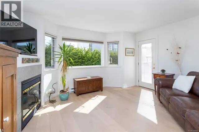 204 9725 Fourth St Sidney, British Columbia in Condos for Sale in Victoria - Image 4