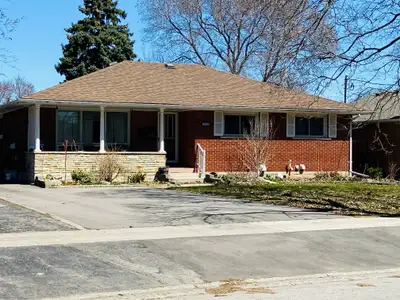 Beautiful 2 bedroom plus den lower unit within a duplex, is located in the Kingsdale/Vanier neighbor...