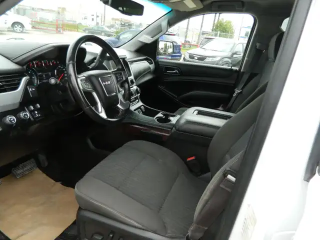 2017 GMC Yukon XL 8 PASS  /4X4 in Cars & Trucks in Edmonton - Image 9