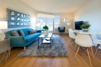 SPACIOUS 3 BEDROOM TOWNHOUSE FOR RENT IN OTTAWA! NEAR BRITANNIA BEACH! SELECT TOWNHOMES FULLY REVITA... (image 4)