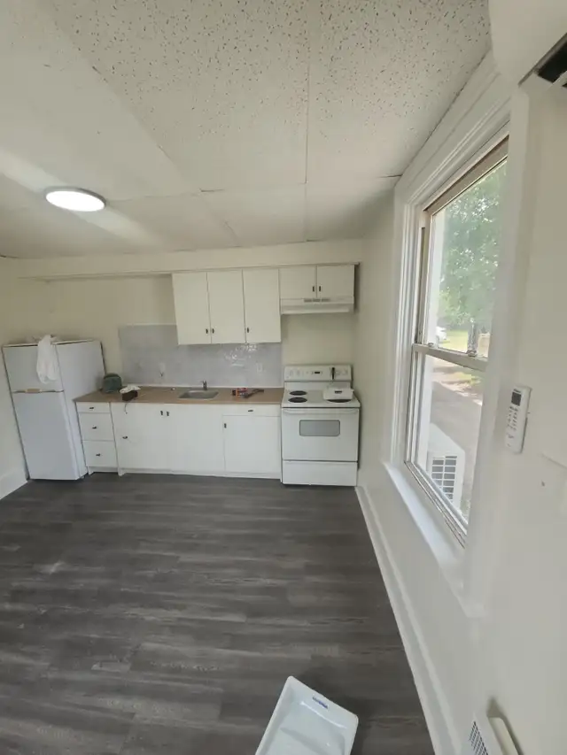 Newly Renovated Bachelor Unit - Truro in Long Term Rentals in Truro - Image 9