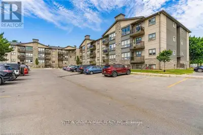 Perfect location in the desirable Masonville neighbourhood, walking distance to Masonville Mall,Shop...