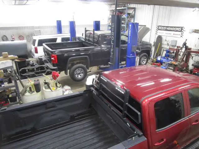 Chevrolet SilveradoZ71 OFF ROAD 1500 4WD Crew Cab LT w/2LT 2LT 2 in Cars & Trucks in Laval / North Shore - Image 37