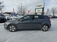 LOW KMS! E-GOLF, EV, FULLY LOADED, LEATHER INTERIOR, HEATED SEATS, PUSH BUTTON START, BACKUP CAMERA... (image 1)
