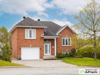 479 900$ - Maison à paliers multiples à vendre à Valcourt