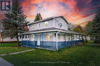 This cute home offers the best of both worlds - an affordable price point and close proximity to all...