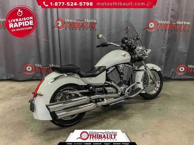 2013 Victory Motorcycles BOARDWALK in Street, Cruisers & Choppers in Sherbrooke - Image 4