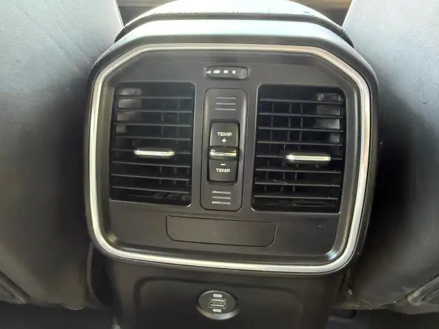 2018 Porsche Macan TURBO, PANO ROOF, NAV, BOSE AUDIO, HEATED SEA in Cars & Trucks in Ottawa - Image 22