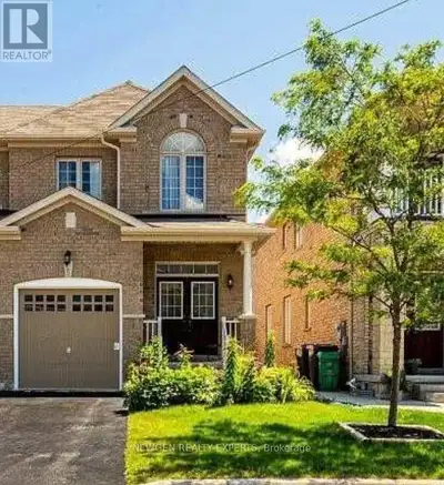 This Sunfilled Home Meticulously Maintained In A Sought After Neighbourhood. Excellent Layout/Floorp...