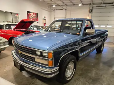 1988 Chevrolet Silverado 1500 Scottsdale Reg Cab, Long Box, 2WD. It would be hard to find a nicer tr...