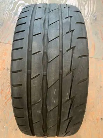 a nice high performance Firestone tire with good tread (1 TIRE ONLY) size 245/40/19 98W Firestone Fi...